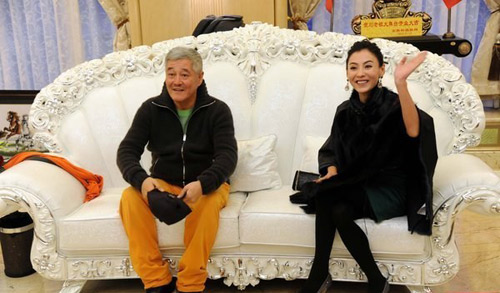 张柏芝今年欲登辽视春晚 会本山大叔吃火锅