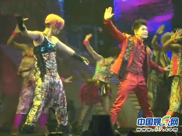 罗志祥自曝视林志颖为女朋友 粉丝高呼：在一起！(组图)