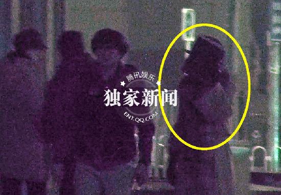 王力宏深夜出行 遇偷拍保镖借“激光”阻止