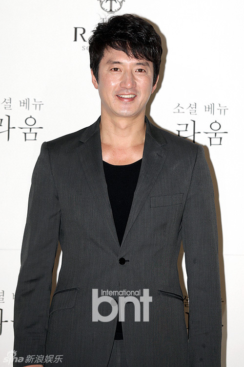 苏幼珍嫁大15岁新郎 韩星汇聚如盛典