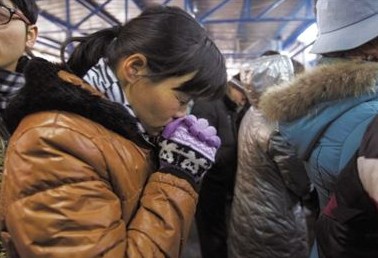 12306刷新4小时购票失败 50次电话抢2张票