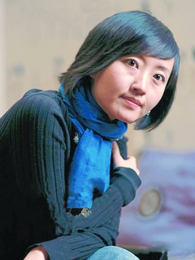 新书热销引诸多非议，闾丘露薇暗讽其采访不专业