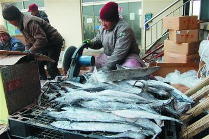 海鲜沾年气 身价翻番涨