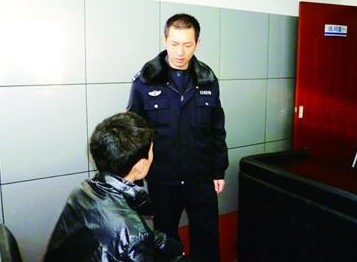 夫妻俩假冒知名烤鸭店半年骗10余万元加盟费