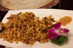 炸蜂蛹-丽江龙记斑鱼庄(云霄路店)