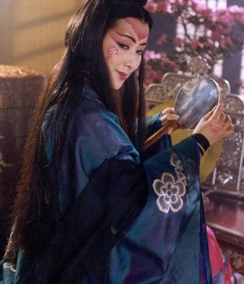 陈乔恩霍建华版《笑傲江湖》将播 盘点各版东方不败