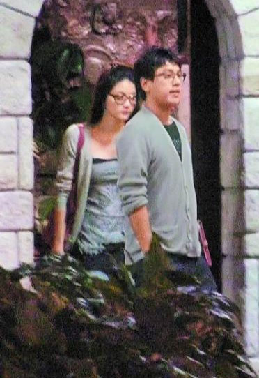 吴亚馨与朱孝天复合游日本