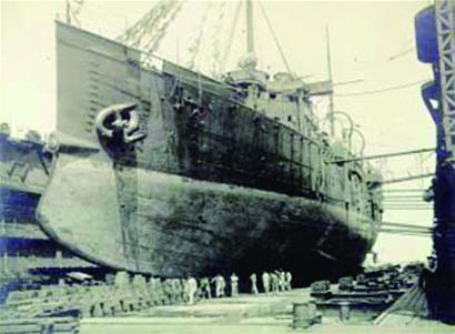 “伊丽莎白皇后号”