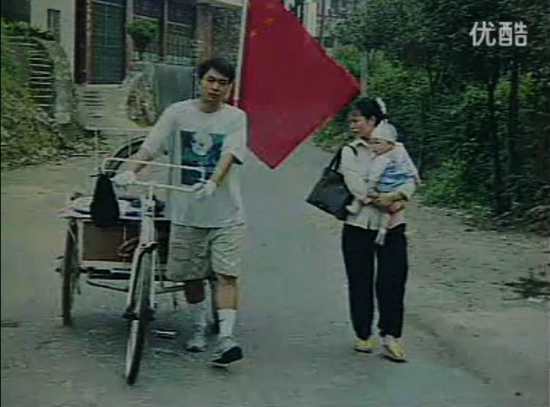 小麦岛流浪王 中国阿甘骑三轮走中国