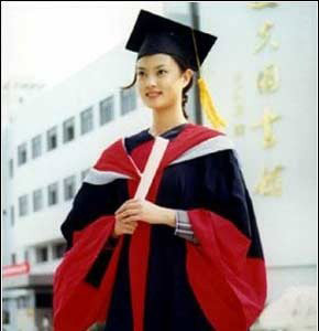 春晚主持人消失之谜：文清嫌钱少 朱迅两次患血管瘤