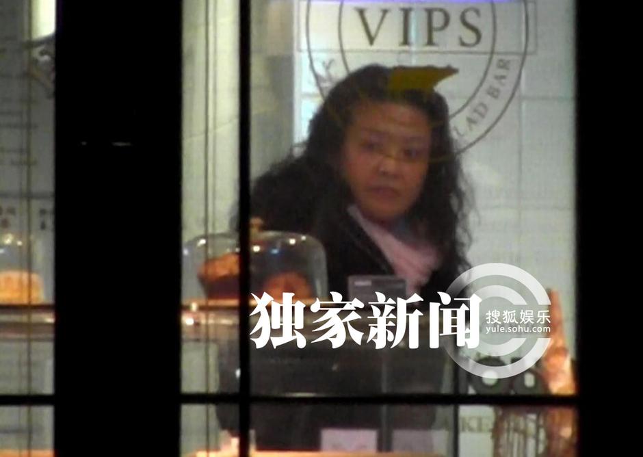 汪小菲携母吃饭“问计” 饭后打包送娇妻