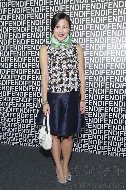 徐濠萦“吸毒门”后首现身面似“僵尸” 何超仪拒谈饭局事件