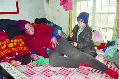 10岁贫家娃撑起一个家