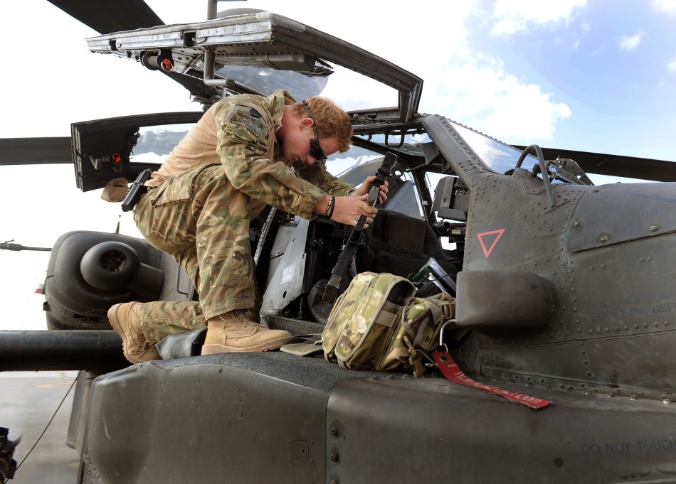 哈里王子阿富汗服役期间照片公布