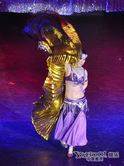 芙蓉姐姐跳肚皮舞 水蛇腰反弹遭网友吐槽