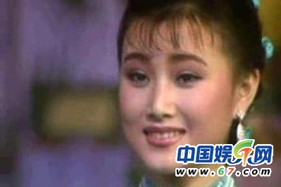 宋祖英确认加盟蛇年春晚 连登24届春晚造型大回顾(组图)