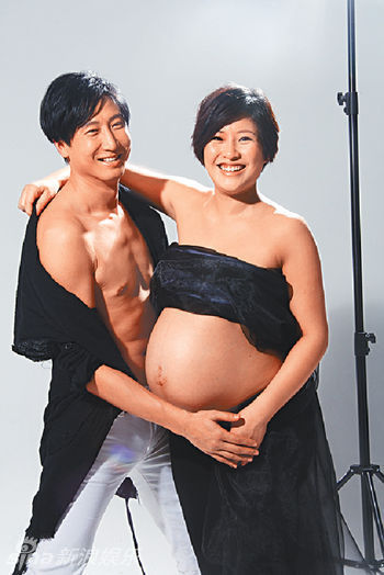 周家蔚拍大肚写真