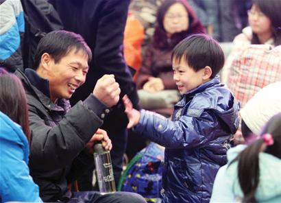 春运首日青岛送客10万人次