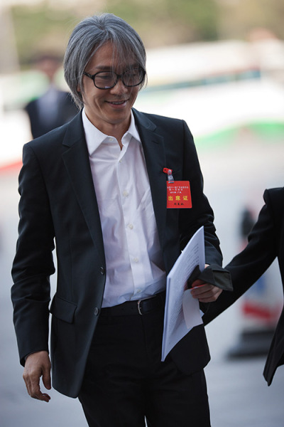 两会上的明星委员派头十足