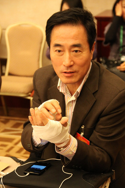 两会上的明星委员派头十足