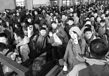 春运半数受访者未买到票 发车前12306有千余票