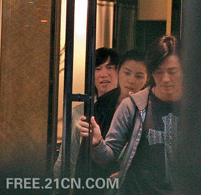 蒙嘉慧郑伊健东京终修正果 重温昔日被抓拍私密照