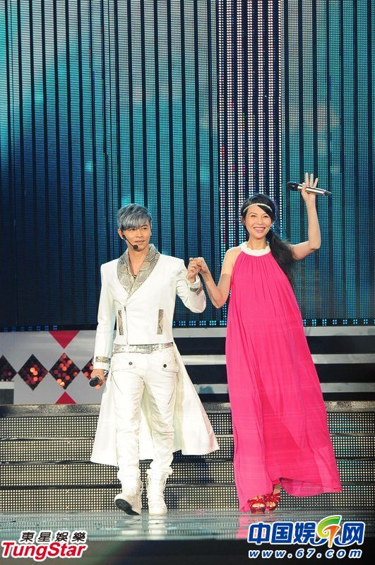 《甄嬛传》女星台湾争艳：蔡少芬挺肚 华妃丰胸