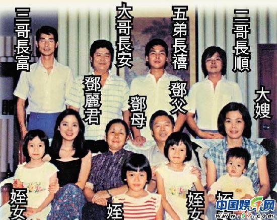 邓丽君诞辰60周年 不爱红妆爱军装重温昔日美艳照