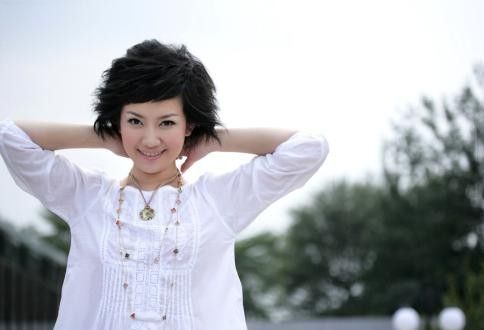 揭央视美女主播背景：柴静广播起家 SARS一战成名