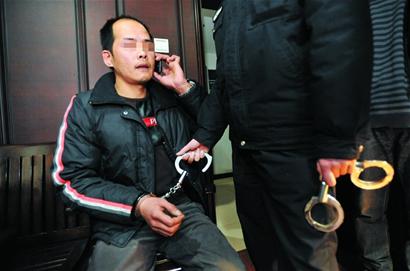 市南法院昨天集中执行 11名老赖拒不还钱被拘留15天 市南法院昨天集中执行 11名老赖拒不还钱被拘留15天