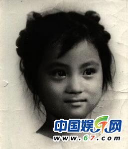 50岁李玲玉青涩照曝光 西游记玉兔精嫁洋老公曾起冲突