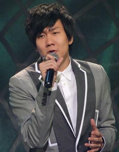 揭蛇年年终奖出手阔绰的明星老板：黄晓明送员工豪车