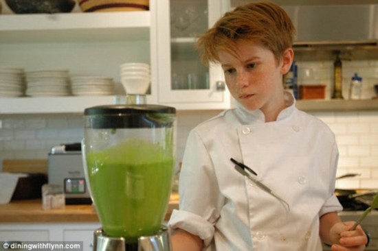 少年难忍老妈厨艺变神厨