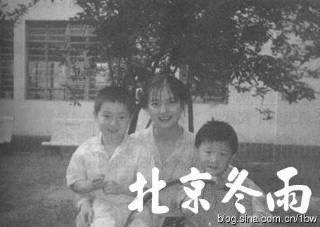 赵薇童年照