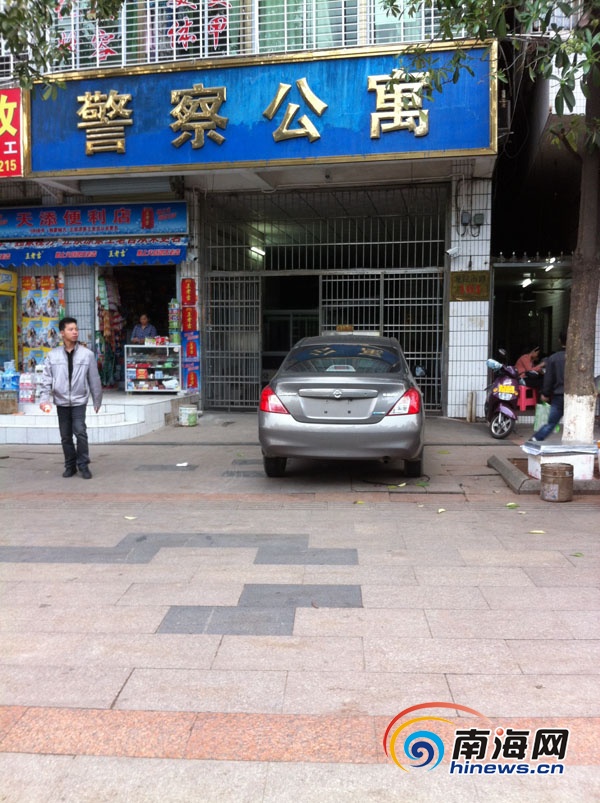 姜发所驾驶的这辆尼桑套牌车(南海网记者陈丽娜摄)