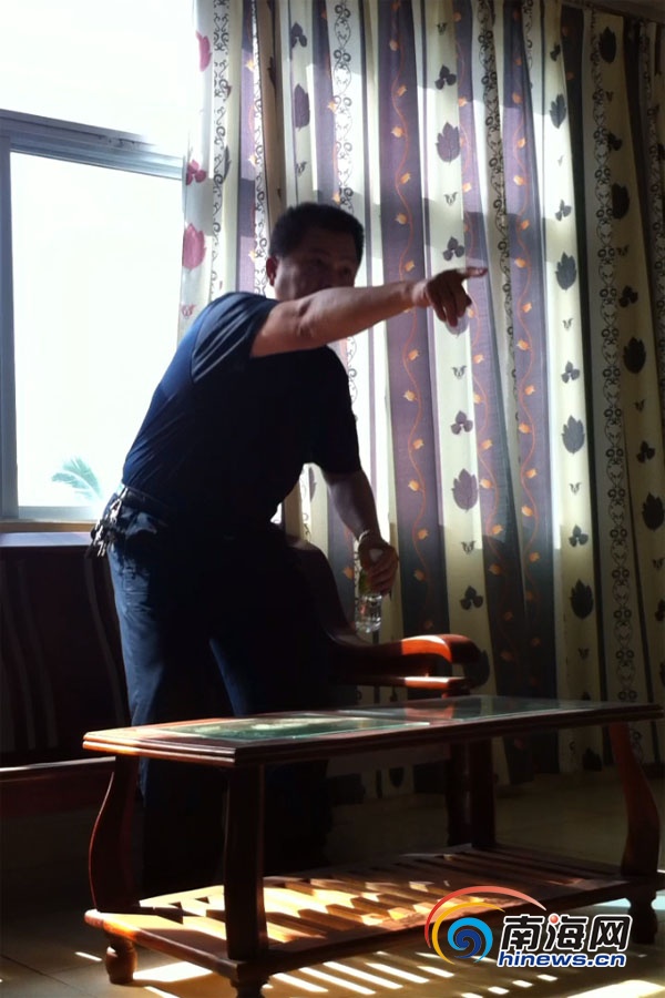 警察培训学校教官姜发暴跳如雷(南海网记者陈丽娜摄)