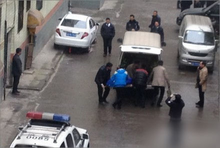 女子头颅被从5楼扔下