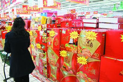今年年货礼盒走亲民路 价格实惠销量减三成