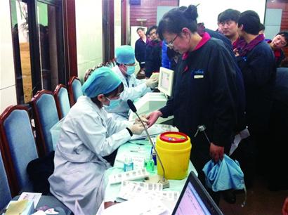 至少需要2000人献血 春节备血采血活动昨启大幕