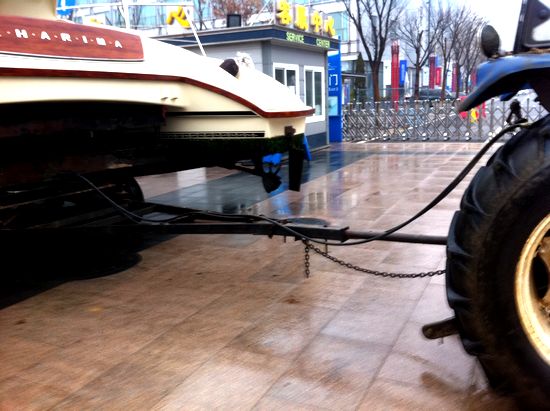 独家:海上霸王上岸过冬 实拍游艇搬家