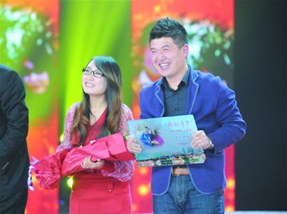 美德善举托起大爱丰碑