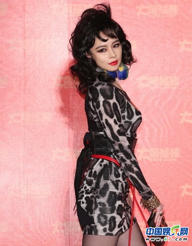 徐若瑄变“孔雀姐”