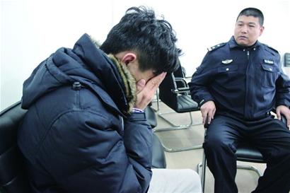 青岛小伙撞瘫拾荒老人逃逸 交警连发32条短信才劝出