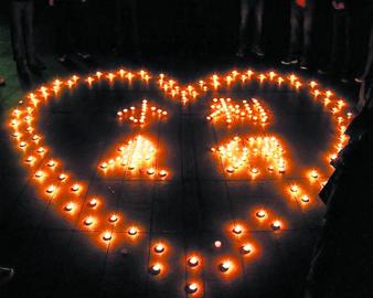 救人笑脸女孩谢小利昨下葬:愿天堂没有冰冷的河 救人笑脸女孩谢小利昨下葬:愿天堂没有冰冷的河