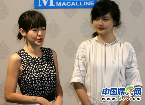 大S孕味十足紧贴老公逛街