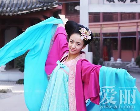 女星唐宫戏中的惊艳造型 养眼