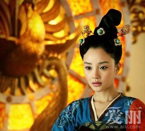 女星唐宫戏中的惊艳造型 养眼