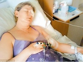 爱尔康隐形眼镜致真菌感染 22次手术痛失左眼