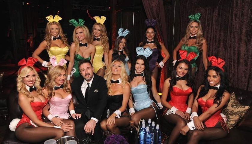 《花花公子》派对 众女星爆乳拼事业线迷翻人