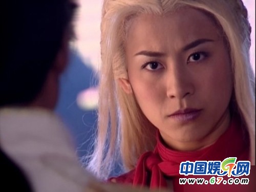 众星一夜白头惊雷还是惊艳